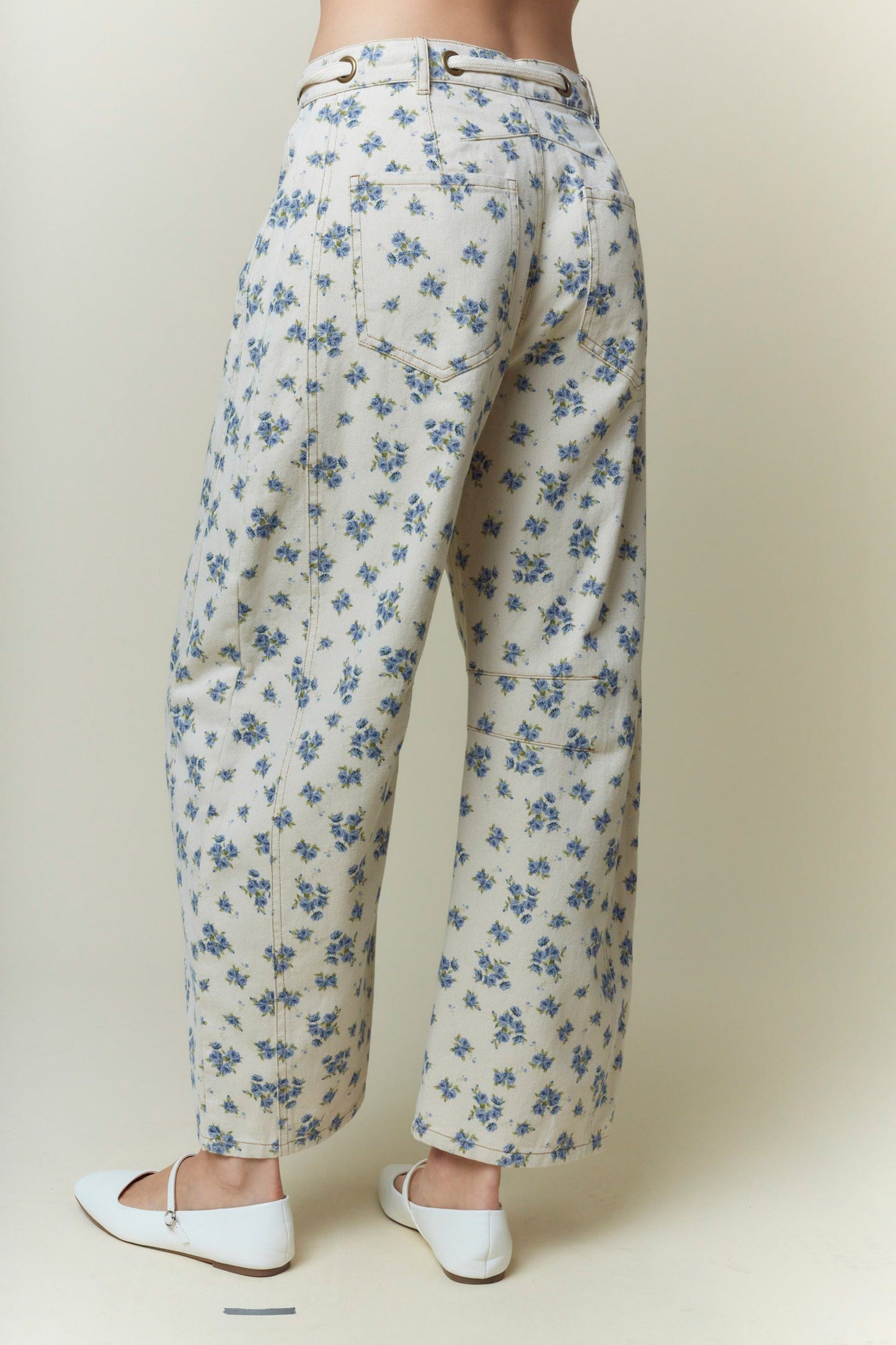 Floral Printed Waist Tie Barrel Detail Denim Pants